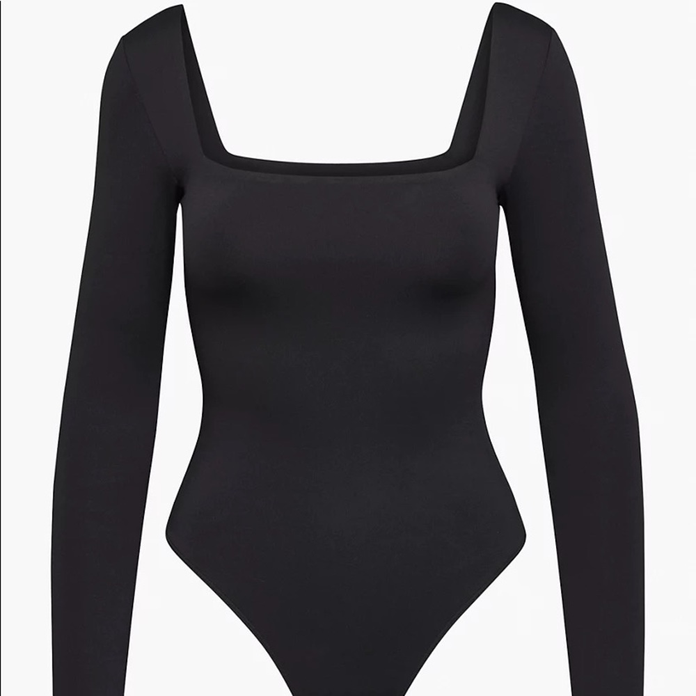 Aritzia Contour Bodysuit Longsleeve